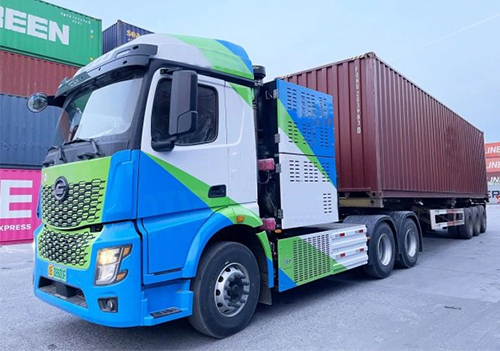 Il camion pesante Hydrogen 49T è stato ufficialmente messo in funzione al terminal container del porto di Dalian