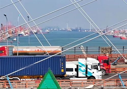 Il porto di Tianjin completa per la prima volta il trasporto energetico dell'idrogeno di semi di soia importati in container